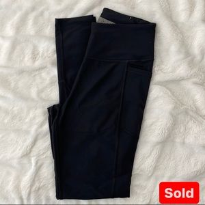Victoria’s Secret total knockout legging w/pockets